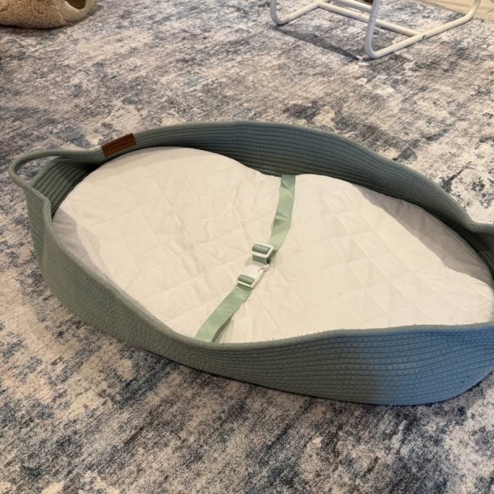 Baby changing basket & sheets